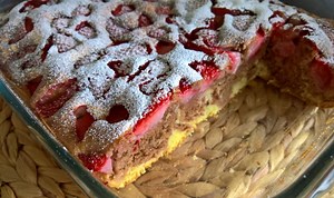 Brzi kolač sa jagodama – poslastica kojoj niko ne može da odoli!