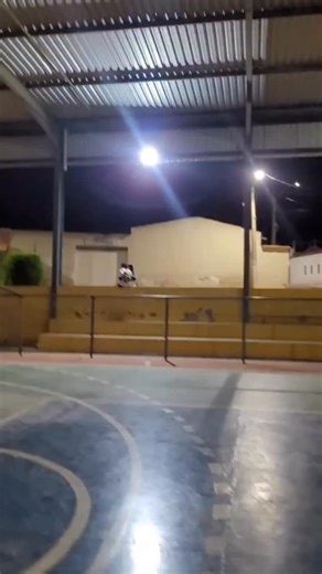 Mídia News Irecê | Moradores de Irecê voltam a questionar a situação das quadras poliesportivas do município. Segundo relatos, foram investidos milhões na... | Instagram