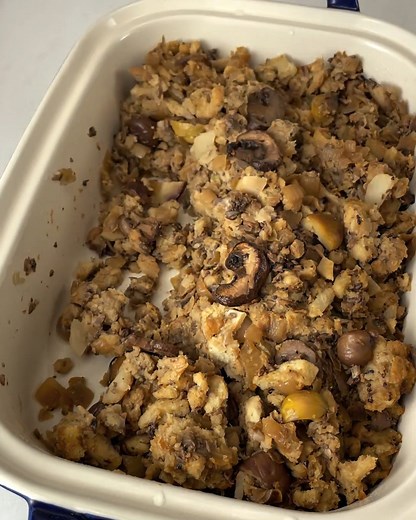 Vegetarian Stuffing recipe: https://lifecurrentsblog.com/vegetarian-holiday-stuffing/ | Life Currents