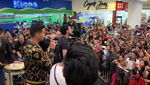 10K reactions · 1.8K shares | Un gran mal de la sociedad es que los actores públicos y muy notorio en latinoamerica no entendieron que están para servir al pueblo y no para servirse de él, es por eso que todos buscamos #JusticiaParaVivir... Unidos junto a nuestros hermanos que quieren mejores días para su tierra | CHILA JATUN | Facebook