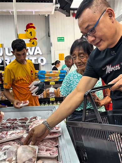 Ella cuida de 30 gatitos 😍 Gracias por cuidar de ellos 💝 #viral #paratiii #paratiiiiiiii