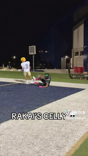 Rakai really hit the Jamo after the 2 point conversion 😭 @2xRakai #football #rakai #rakai2x #streamer #haha