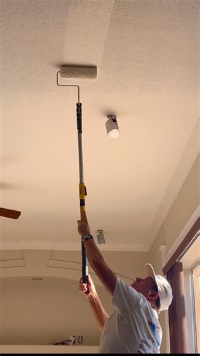 Paul Peck | How I Feather Out Paint To Perfectly Blend A Ceiling Repair! After I applied the skip trowel texture to the ceiling repair, I primed the... | Instagram
