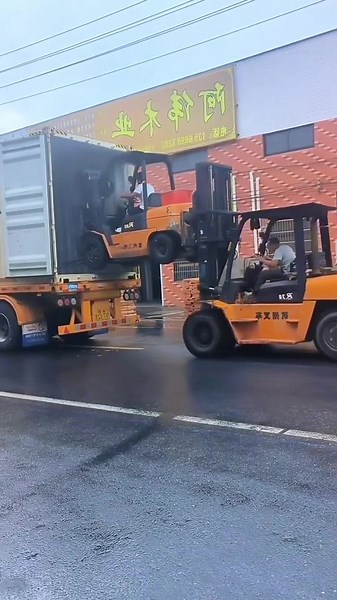 #ASMR#ElectricForklift #EcoFriendly #EfficientHandling #SmartOperation #WarehouseLogistics #FactoryTransport#ZeroEmissions#LowNoise#GreenTech#ModernLogistics#forklifts#CoWorkers #CertifiedForkliftOperator #WareHouse #Pallets #Truck #SemiTruck #18Wheeler #Warehouser #ForkliftDriver #Forklift #Work #SingleDouble#foryoupage #fyp #fypシ#tutorial#nashville #viral #pov #foryoupage #happy #hustle #motivation #capacitaciones #cursos #dc3 #caece #hazloseguro#operacionsegura #truck #driver #tray#OEM#ODM#dm