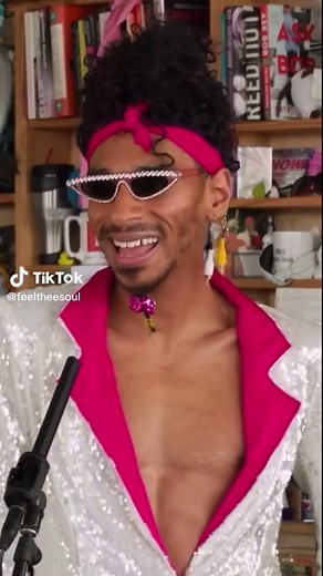 Experience Durand Bernarr's Soulful 'Leveled' Performance | Tiny Desk Concert