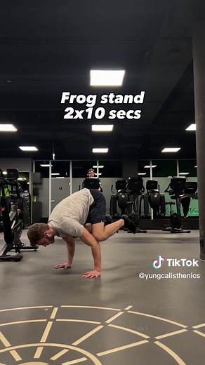 Want to start calisthenics? Start with this 🏡 #calisthenics #calisthenicsworkout #basics #yungcalisthenics