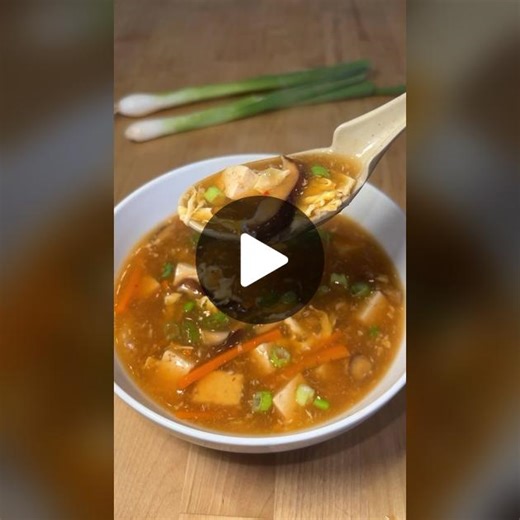 Quick & easy Hot and Sour Soup🍲 #hotandsoursoup #hotsoursoup #chinesehotandsoursoup #chinesesoup #soupseason #asiansoup #asiansouprecipe #easysouprecipes #chinsesfood #vegetarianrecipe #healthyrecipes #healthydinnerideas #easydinnerideas #30minutemeals #30minuterecipes #easyrecipe #cookingmadesimple #lowcarbrecipes #lowcarbdiet #souptok #souprecipe #soup #chinesefood