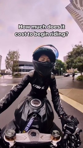 KAT on Instagram: "Based on my costs when I squidded on the CBR300R. Thanks for asking a great question @annabel.foster 🤙 Extra costs for my shorties: - lowering the bike: $300 - shaving the seat $100 PROTECTIVE GEAR: It comes down to what you want. I started with a helmet, textile jacket and leather gloves but some will opt for extra with pants and boots. There’s a whole range of price available and affordable gear does exist. See my earlier reel on beginner motorcycle gear for more info 👌 #m