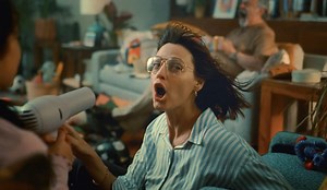 Expedia: Chaos • Ads of the World™ | Part of The Clio Network