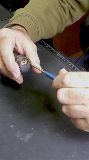 Como desarmar #atornillador a #baterias #USB #24htodoelectric #servicio-tecnico