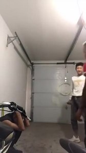 Chen and Chin ping pong a Ching Chong