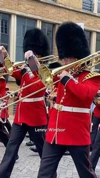 Excellent!Band of the Coldstream Guards 💂‍♀️❤️💂#windsor #windsorcastle #changingoftheguard