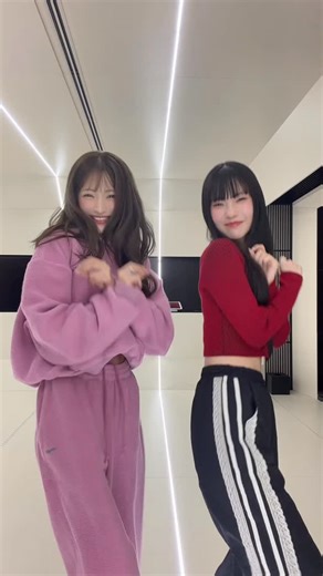 小川桜花/YOKA OGAWA on Instagram: "¨̮♡⃛𝗛𝗮𝗽𝗽𝘆 𝗕𝗶𝗿𝘁𝗵𝗱𝗮𝘆♡⃛¨̮ @girls2_minami_official 🩷🩷🩷 ⁡ #birthday"