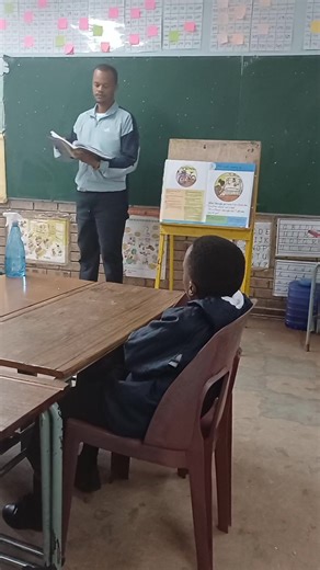 let's read stories in Home Language comprehension made easy with pics❤️💯 #foundationphaseteacher 👨‍🏫🇿🇦