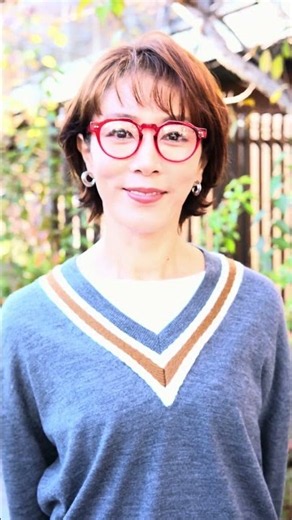 [003] Reading glasses as a fashion statement. Egao reading glasses Before/After