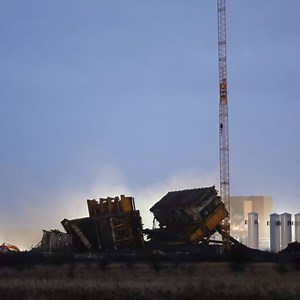 Watch as a huge North Sea oil platform is demolished at a Teesside yard | Teesside Live