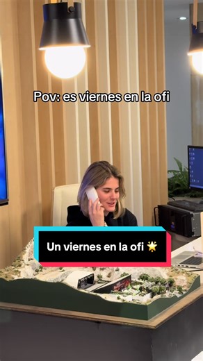 🤩FELIZ VIERNES🤩 Así es como aparecen nuestros starliters un viernes en la oficina 🤭 #viernes #oficinavibes #happyday