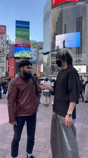 SHINTARO ∮ Japanese 🇯🇵 on Instagram: "CAN I INTERVIEW YOU IN JAPANESE? 🎤🇯🇵 パキスタン出身の男性、渋谷に現る 🇵🇰🔥 いま日本で暮らす留学生。 日本語の勉強は、母国のプライベートスクールからスタート。 トータルでは1年2ヶ月ほど学び、 日本に来てからは9ヶ月。 つまり—— まだ約1年ちょっと。 それでもこの会話力。 好きな日本食は「和牛ラーメン」と即答。 努力と素直さが、そのまま言葉に出ていました。 A man from Pakistan showed up in Shibuya 🇵🇰🔥 He is now living in Japan as an international student. He first studied Japanese at a private school in his country. In total, he has studied for about one year and two months, and has been in Japan for ab