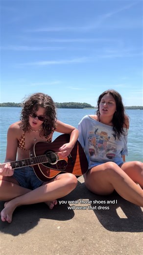 Day 4 of singing until I hit 1k followers #cover #kissme #sixpencenonethericher #lakeview #harmonies