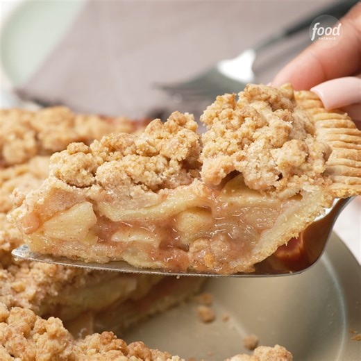 33K views · 346 reactions | Crumbly top. Fruity filling. What's better than this Classic Apple Crumb Pie?  Get the recipe: https://foodtv.com/3eP7N3Y | Food Network | Facebook