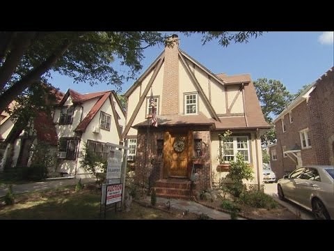 See Inside Donald Trump's Childhood Home Which Is Going Up For Auction