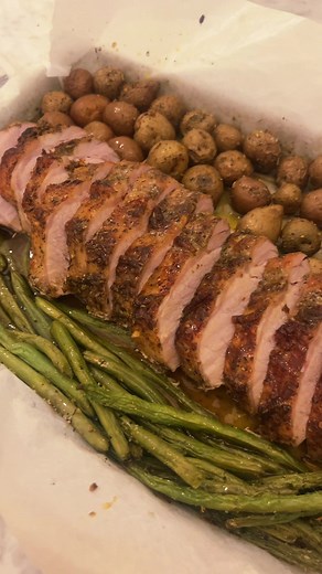 Easy Sheet Pan Pork Tenderloin and Veggies Recipe
