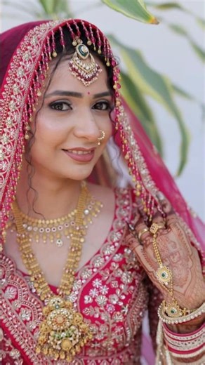 Flow￼ less makeup every bride ka dream hota he #wedding #best ##hairstyle Book now. 7228060407