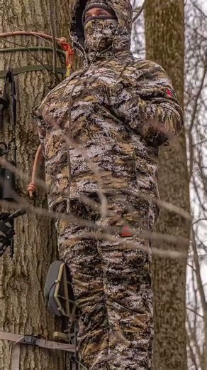 Huntworth Disruption utilizes computer generated graphics to keep you undetected in any environment.