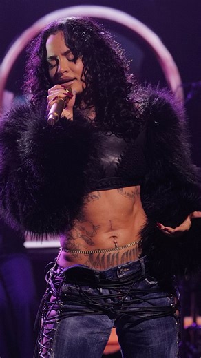 Kehlani on Instagram: "thank you @jimmykimmellive 💐🫀"