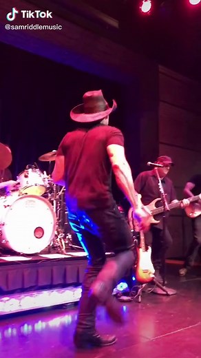 Live Music Performance by Sam Riddle: A Mix of Country and American Music Vibes