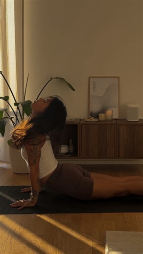 Shila | Certified Yoga Teacher & Nutritionist | lately, my season has shifted. from summer to autumn to winter real quick. different environment, a different rhythm, and winter has... | Instagram