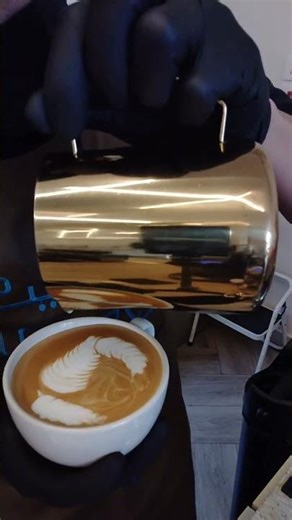 trying to make looking back horse, but i forgot the pattern 😫😫#latteart #coffee #barista #espresso