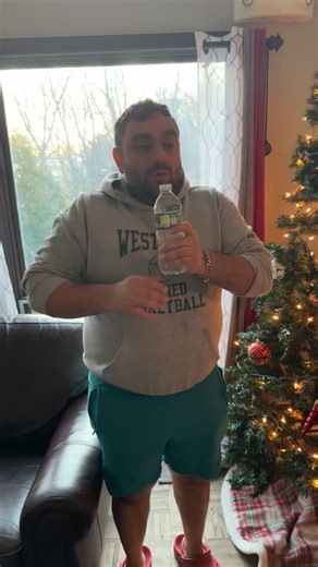 The world‘s fastest polar spring water bottle drinking ever #PolarSpring #Fast food #Water #JoeyChestnut #FoodCritics