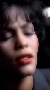 Whitney Houston - For Dolly 💔