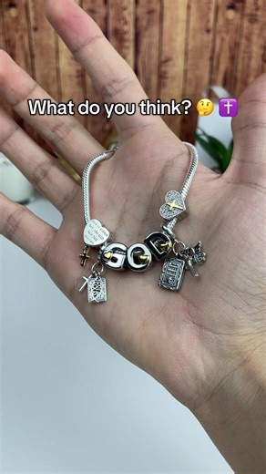 The perfect bracelet to represent your faith! ✝️😍 #christian #god #jesus #charms #bracelet