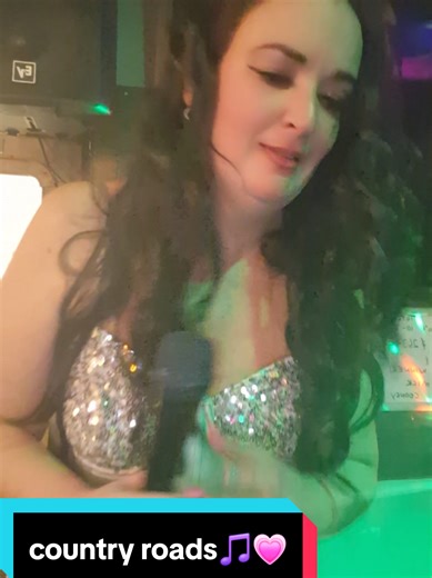 country roads take me home 🎵💗 #singer #femalevocalist #femalesinger #viral #countryroads