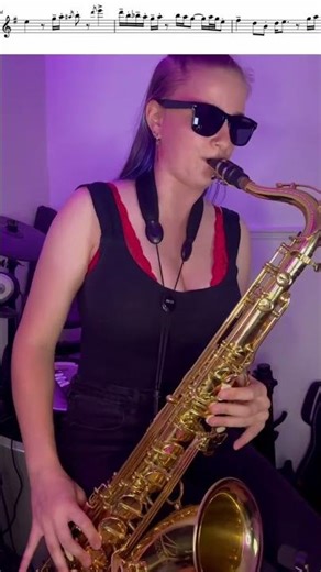 SHES A SMOOTH OPERATOR 🫦 Sax Solo in Smooth Operator - Sade! #sax #music #musician #smoothoperator