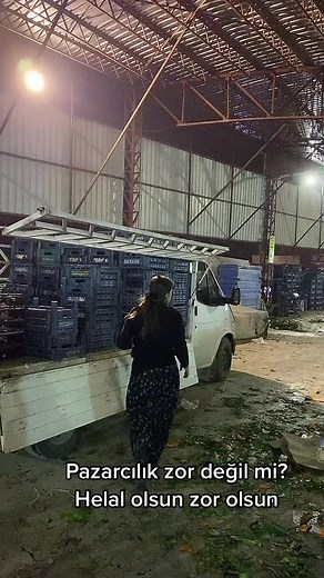 Exploring Warehouse Dynamics: A Day in Goods Movement