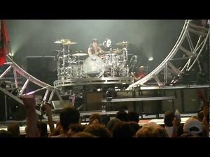 Tommy Lee's flying drum solo