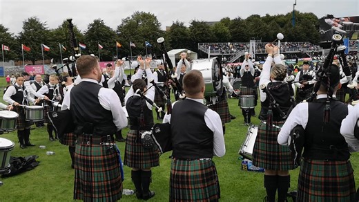 6K views · 248 reactions | 24 and we catch Buchan Peterson Pipe Band on Glasgow Green | We Love Pipe Bands | Facebook
