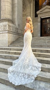 The VIOLET gown in motion 💜 This gown is gorgeous from every angle 💫 Retailer: @lauramaybridal | Enzoani