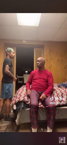😂😂 i was just tryna cheer him up | uncle howard