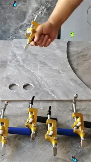 Olas just wandeing off at Disneyland Paris at the New World of Frozen coming next March! Beyond cute#disneyland #WorldOfFrozen#frozen #disneyadventureworld#disneylandparis