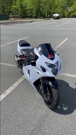 I bought my dream bike!! 2004 GSXR 600! ❤️🤗😎#gsxr