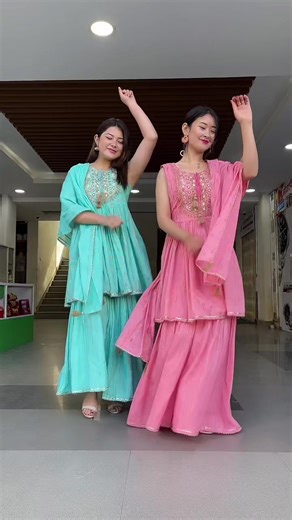 Kacha Badam Dance Performance in Traditional Attire