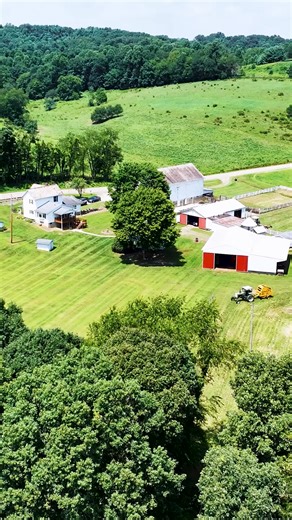 🚜 Dover Land Auction – 81 Acre Farm (Auction 1) 🚜 Don’t miss this rare opportunity to purchase an 81-acre farm outside Dover, OH! Offered in 6 parcels, the property features a mix of tillable fields, wooded areas, and multiple building sites with scenic views. Includes an older farmhouse with free gas, large barn, and several outbuildings—perfect for restoration, rental, or farm use. Oil & gas rights sell separately. 📍 Location: 7307 Dover Zoar Rd NE, Dover, OH 44622 📆 Auction Date: Saturday