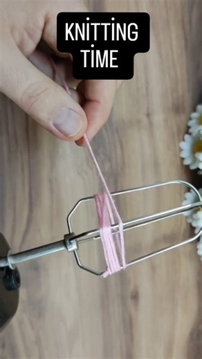 Knitting Time on Instagram: "Wow Amazing idea 😱😍 Very beautiful great idea 💓❤️ easy crochet keychain ❤️ #craft #knittinglove #keychain #crochetstitch #knitting #crochet #howtocrochet #reels . #reels #crochet #knitting #artist #yarn #makersgonnamake #tutorial #braids #crocheting #icord"