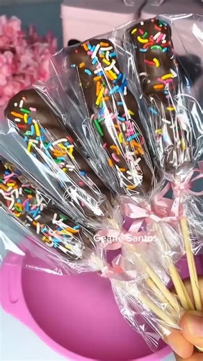 Ideia para festas | marshmallow com cobertura de chocolate #chocolate #marshmallow #festa #aniversario #lembrancinhas | Geane Santos
