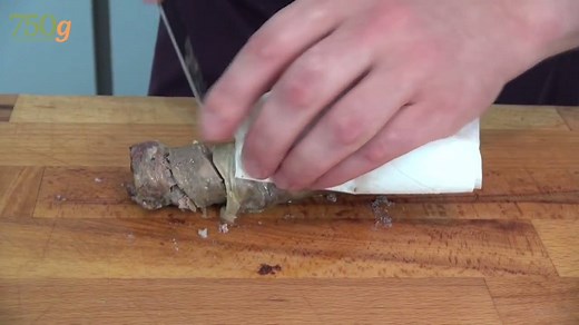 20:30 - Mais pourquoi Andouillette 5A ? Parce que : Association amicale des amateurs d'andouillette. Découvrez une recette facile pour préparer et déguster l'andouillette grillée sous ses meilleurs jours... Merci à Fabien Pairon MOF Charcutier traiteur pour cette super recette. | 750g : Recettes de cuisine