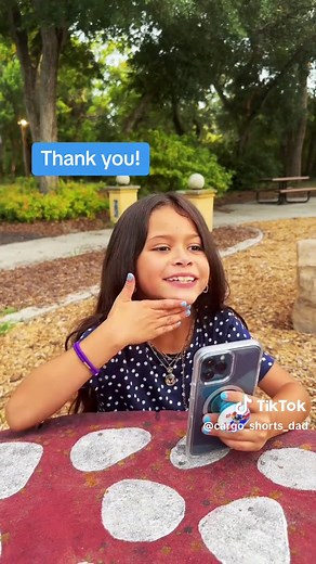 Recycling in Sign Language with Father-Daughter Duo